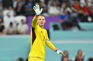 法尔克：如果德国队需要诺伊尔，球员愿意回归参加世界杯