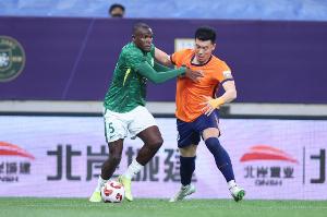 不踢中超踢苏超？冯伯元入选苏超南京队首发，同时段海牛保级大战