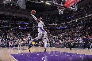 书豪谈打手打到老詹手腕：那肌肉太强壮了 感觉打到一块大石头上