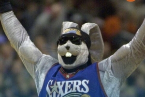 76人官方：吉祥物Hip-Hop兔将在11月9日主场对阵猛龙的比赛中回归