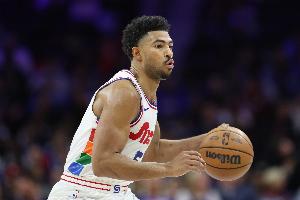 外线很准！格莱姆斯13投7中&三分6中4砍下22分5助攻3抢断