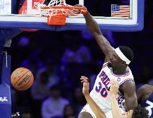 博纳先发！纳斯：攻防表现都不错 相比进攻我更认可他的防守