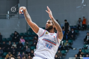 媒体人：山东男篮外援克里斯暂定11月5号左右回到球队