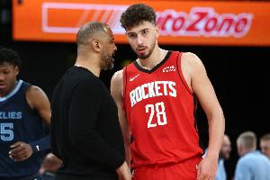 难求一胜！申京揭幕战0胜5负 单场39分11板7助&25分18板5助4断