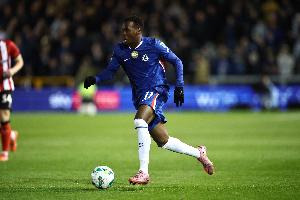 吉滕斯是03/04赛季之后，单场比赛创造5次机会最年轻的切尔西球员