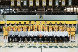 旧金山大学赛季首战对阵犹他州大学 王俊杰首发出战 赵维伦替补