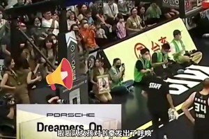 黄种人后卫天花板？林书豪火箭时期与哈登队内单挑，晃飞登哥上篮