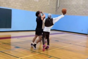 这是破产版的亚历山大吧😂😂