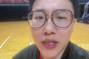 主持人孔祥宇惊叹：我滴妈！文班去少林回来变超级赛亚人了！😱