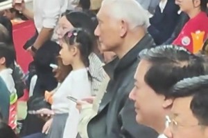 开拓者任命助教斯普利特为临时主教练～