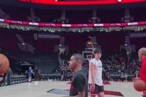 杨瀚森赛前罚球练习，比赛中争取都把罚球拿下😂