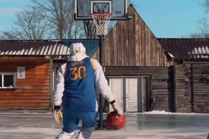 你还真别说！这哥们打球应该比库里本人还“丝滑”😋