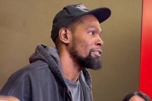 火箭两连败！杜兰特：教练组很生气！大家都很生气！但还为时过早