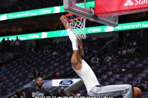 女主播小七：看完比赛顺便跳一段～小破勇冲！